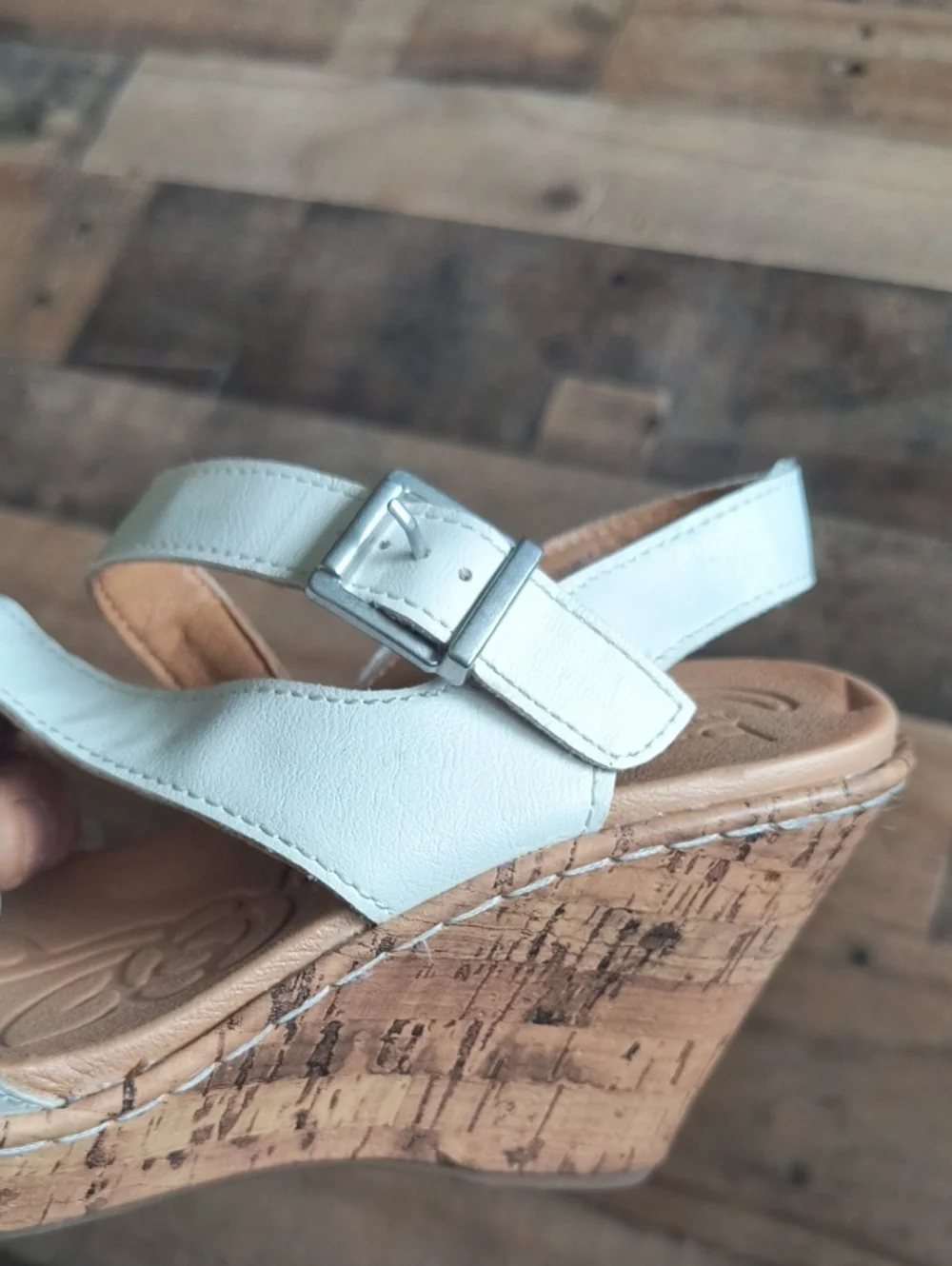 b.o.c. Cream White Faux Leather Cork Wedge Sandals Sz 7 Women